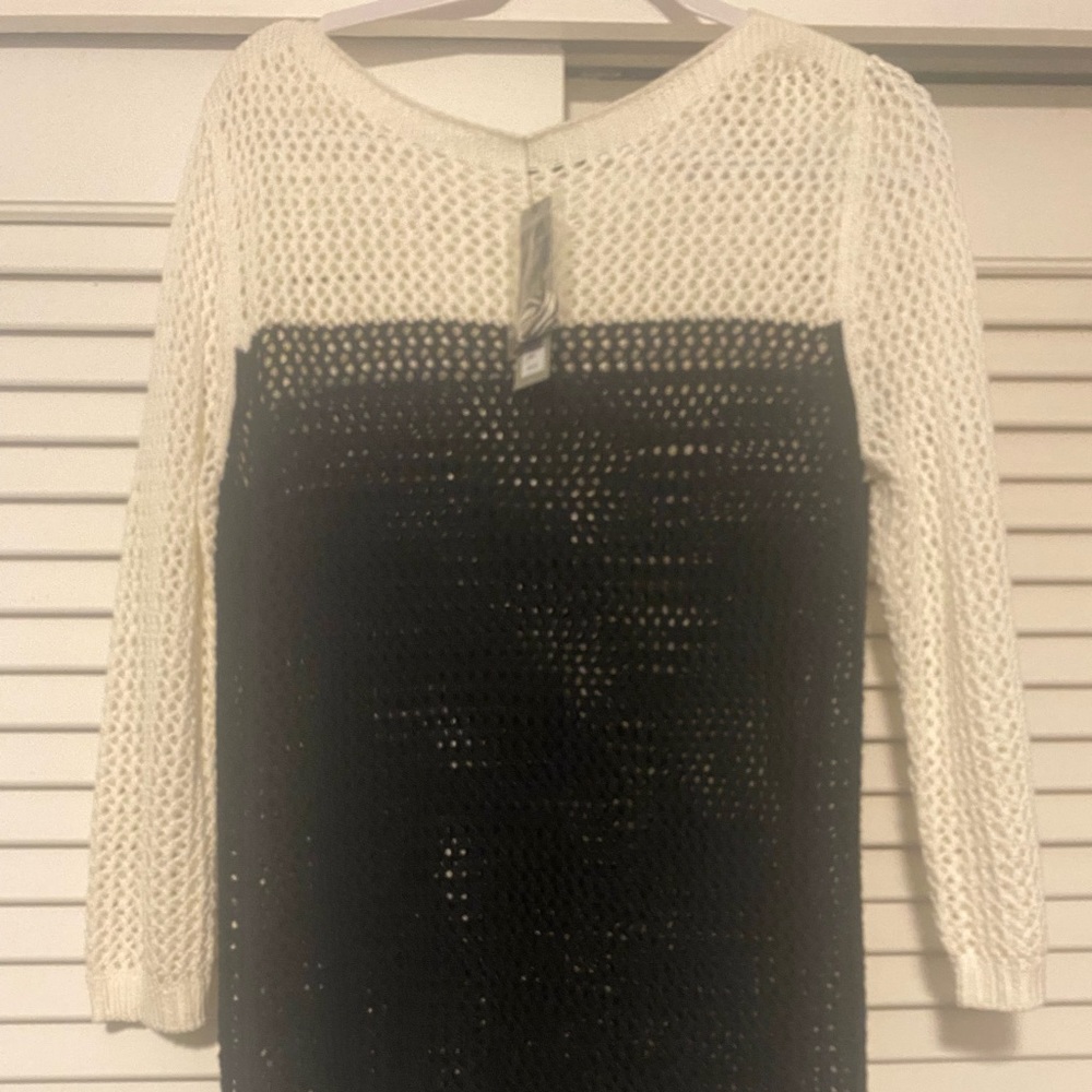 New with tags black and white Apt. 9 sweater